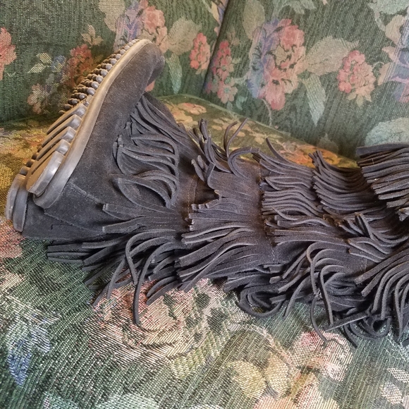 Minnetonka Black 5-Layer Fringe Boots - Picture 5 of 6